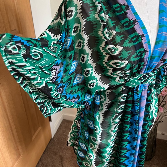 Sheer top - Picture 3 of 6